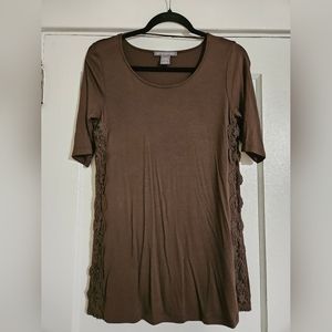 Short Sleeve w/side split Tunic Size Small. Crochet side embellishment